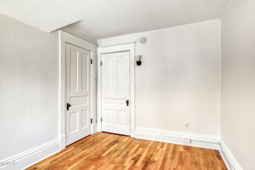 25 Elmwood, Grand Rapids MI 49505-4777 exterior