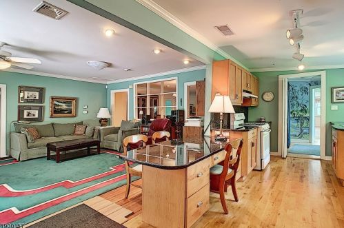 22 Cedar Lk, Parsippany NJ 07834-1805 exterior