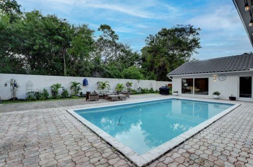 7548 Estrella Cir, Boca Raton FL  33433-1629 exterior