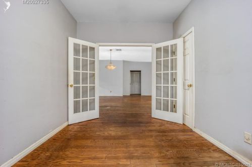 9101 Indian Riv Dr, Fort Pierce FL 34982-7824 exterior