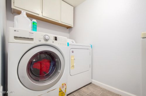 8022 32nd Ave, Phoenix AZ  85051-6214 exterior