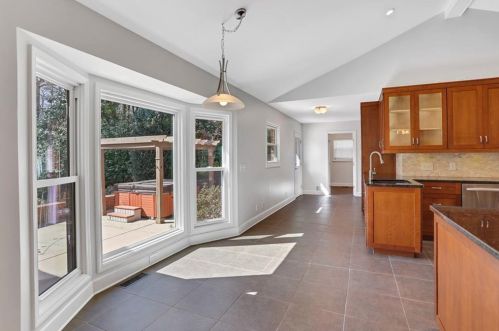 1189 Dunwoody Knl Dr, Atlanta GA 30338-3218 exterior