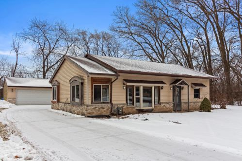 5218 28th St, Milwaukee, WI 53221-3728