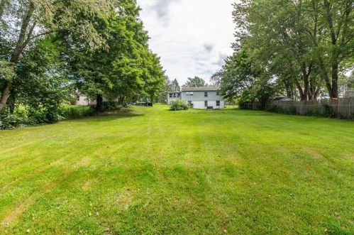 228 Grandview Ave, Woonsocket RI 02895-2752 exterior