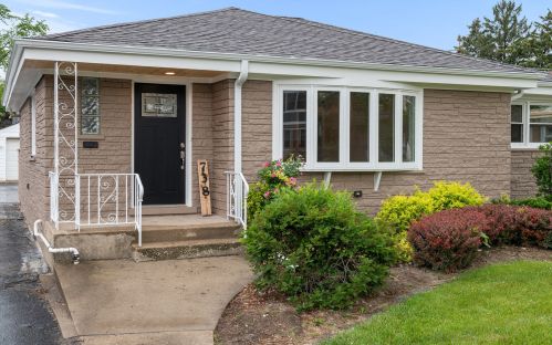 738 Saylor Ave, Elmhurst, IL 60126-4730