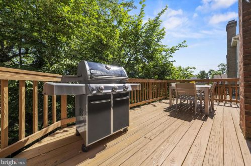 11133 Cedarwood Dr, Rockville MD 20852-3415 exterior