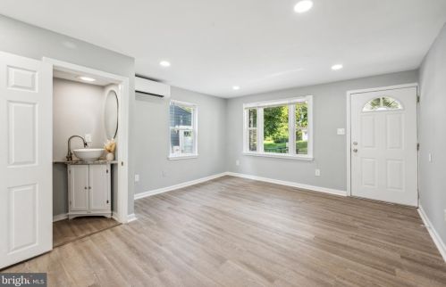 6240 Clayton Ave, Camden NJ 08109-1305 exterior