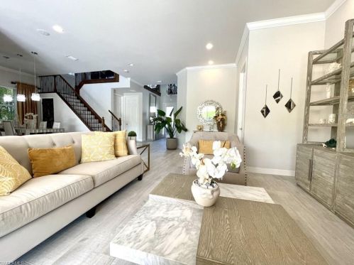 6582 Monterey Pt, Naples FL 34105-5038 exterior