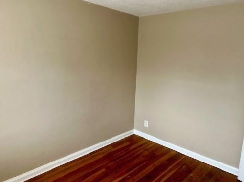 16 Colony Rd, West Springfield MA 01089-4803 exterior