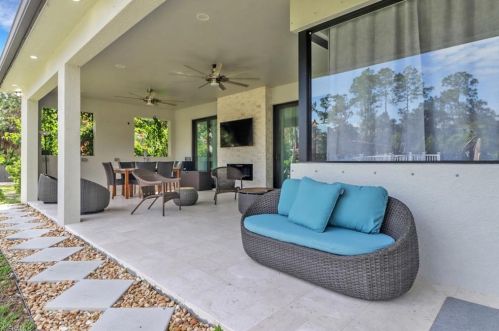 1842 21 St, Naples FL 34120-1801 exterior