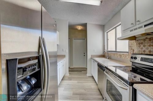 3 Mayfair Ln, Boynton Beach FL 33426-7717 exterior