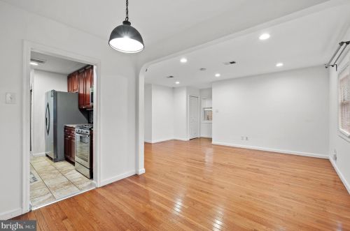 45 Robinson Dr, New Castle DE 19720-1915 exterior