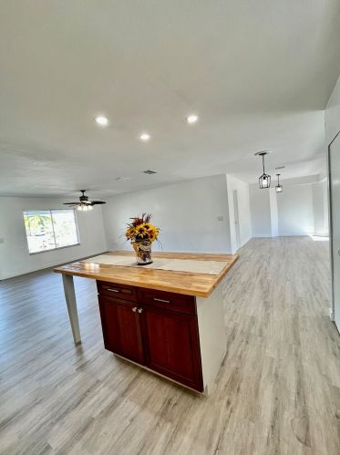 592 Whitmore Dr, Fort Pierce FL  34984-4570 exterior