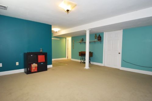 102 Loire Vly Dr, Pittsburgh PA 15209-1018 exterior