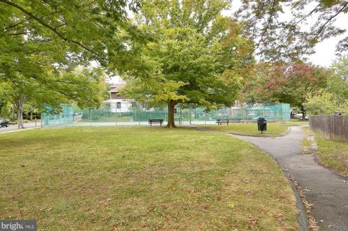 301 Glendale Ave, Alexandria VA 22301-2407 exterior