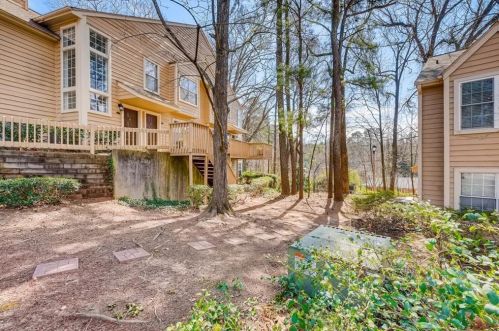 1346 Crossing Dr, Atlanta, GA 30329-3570