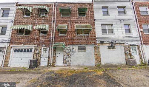 321 Mulberry St, Darby PA 19023-1718 exterior