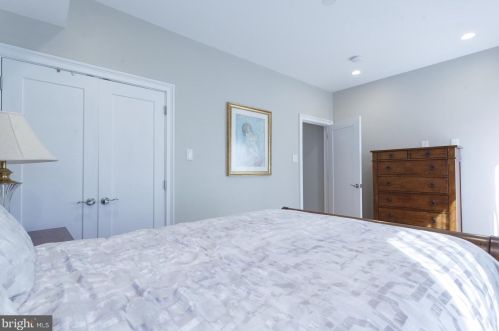 1026 Leithgow St, Philadelphia PA 19123-1421 exterior