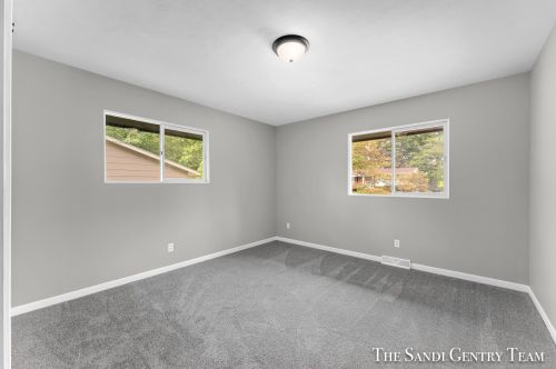 1845 Bonneville Dr, Meskegon MI 49441-3709 exterior