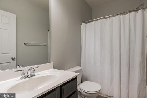 1190 Fairwood Dr, Huntingtown MD 20639-3931 exterior