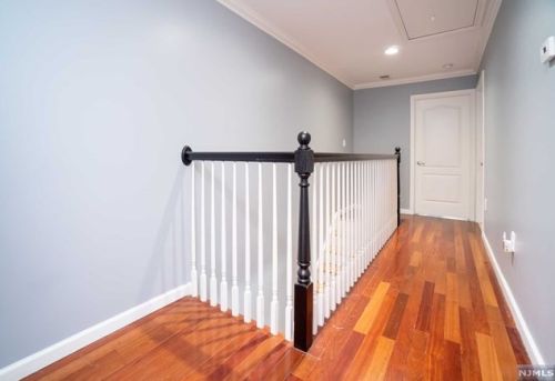 428 Aurora Ave, Cliffside Park NJ 07010-2133 exterior