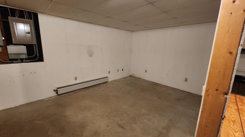 42 Hoit Rd, Concord NH  03301-1803 exterior