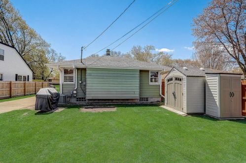 9438 Montana Ave, Milwaukee WI 53227-3324 exterior