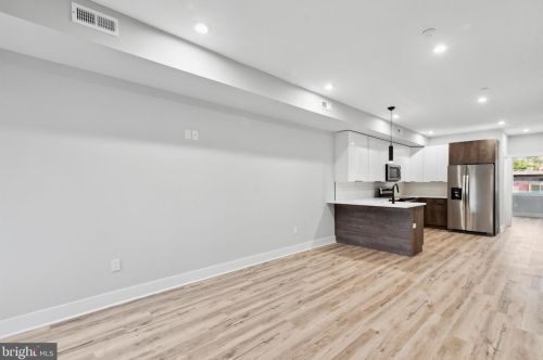 4017 Fairmount Ave, Philadelphia PA  19104-1743 exterior