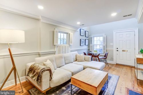 527 Wilkes St, Alexandria VA  22314-3723 exterior