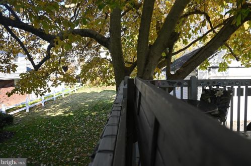 23 Knowles Ave, Manor PA 19036-2104 exterior