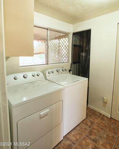 8116 Beverly St, Tucson AZ 85710-5930 exterior