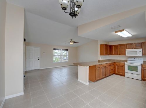 1198 Empire St, Fort Pierce FL 34983-2468 exterior