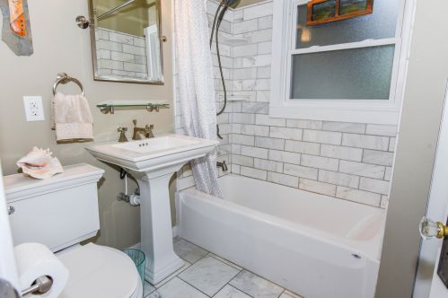 1328 Miles Ave, Kalamazoo MI  49001-4934 exterior