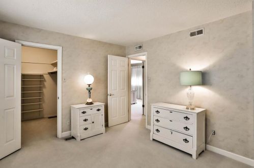 1337 Snapdragon Ct, Saint Louis MO 63146-4364 exterior