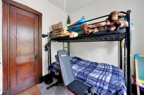 2252 Lawndale Ave, Chicago IL 60629-4345 exterior