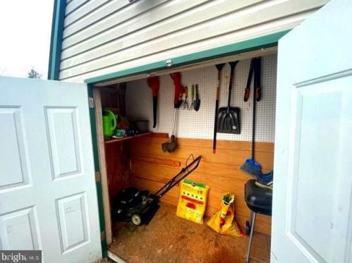 70 Bowman Rd, Hanover PA 17331-4200 exterior