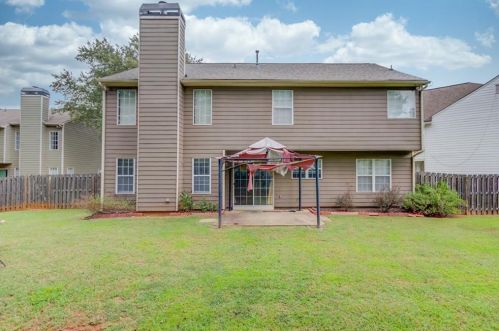 2740 Dominion Walk Ln, Lithonia GA  30078-7342 exterior