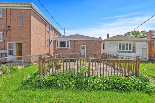 6022 Kilpatrick Ave, Chicago IL 60629-5637 exterior