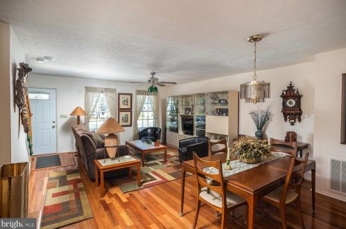 23 Stafford Ct, Trenton, NJ 08690-3328