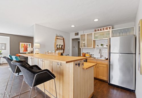 9637 Central Ave, Phoenix AZ  85020-2033 exterior