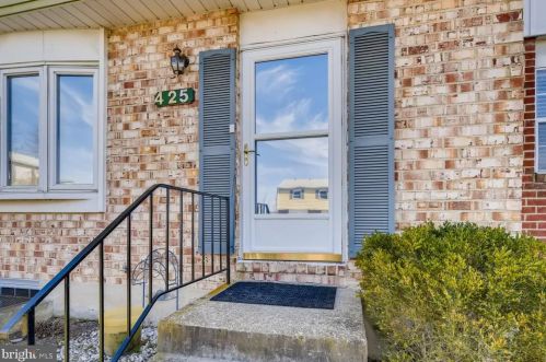 425 Ingram Ct, Glen Burnie, MD 21061-6125