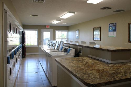 13754 Orange Sunset Dr, Tampa FL  33618-3334 exterior