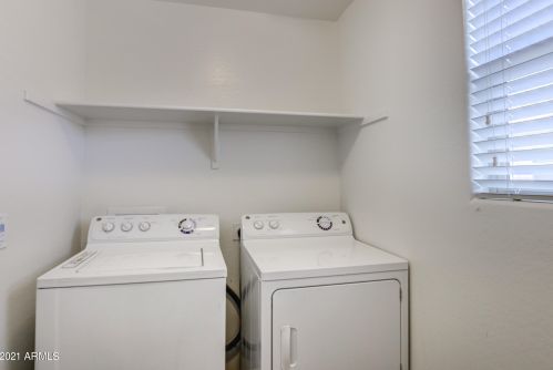 2694 73 Dr, Phoenix AZ 85043-2044 exterior