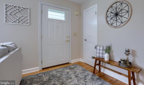 2515 Chestnut Ridge Dr, Lancaster PA  17601-1936 exterior