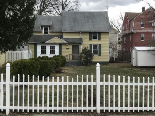 106 Suffolk St, Springfield, MA 01109-2825