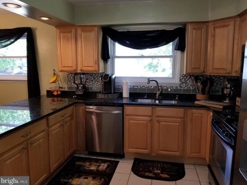 402 Wisconsin Trl, Browns Mills NJ 08015-5621 exterior