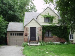 19 Carl St, Newton, MA 02461-1905