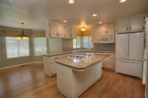 2181 Daubenberger Rd, Turlock CA 95380-9114 exterior