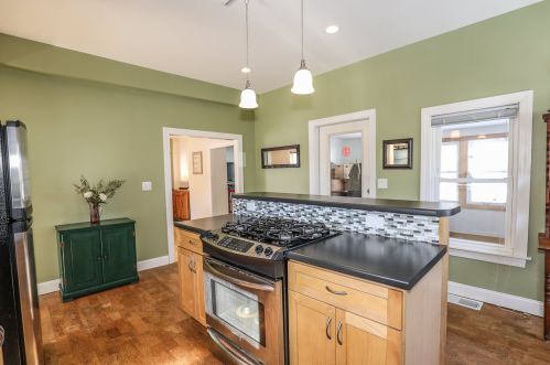 5 Perkins St, Concord NH 03301-4520 exterior