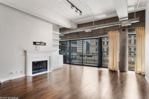 130 Canal St, Chicago IL  60606-3901 exterior